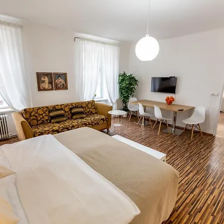 Palac Daun - Studio Apartments Znojmo Exterior photo