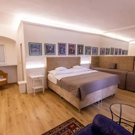 Palac Daun - Studio Apartments Znojmo Exterior photo