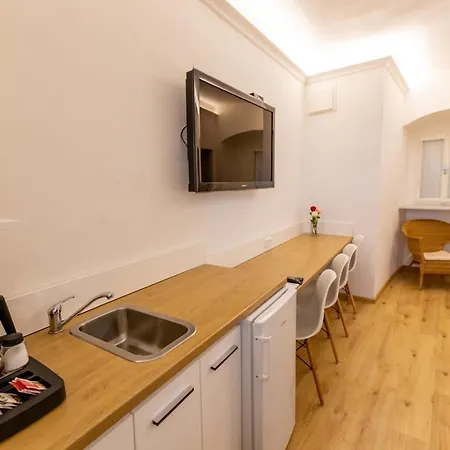 Palac Daun - Studio Apartments Znojmo Exterior photo