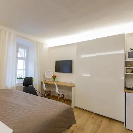 Palac Daun - Studio Apartments Znojmo Exterior photo