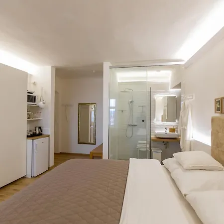 Palac Daun - Studio Apartments Znojmo Exterior photo