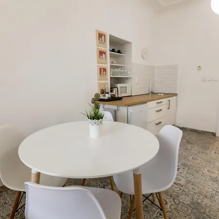 Palac Daun - Studio Apartments Znojmo Exterior photo