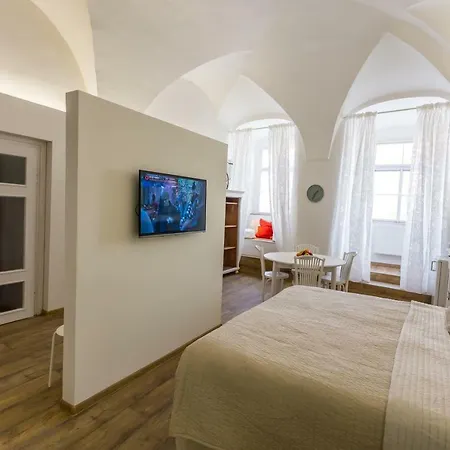 Palac Daun - Studio Apartments Znojmo Exterior photo
