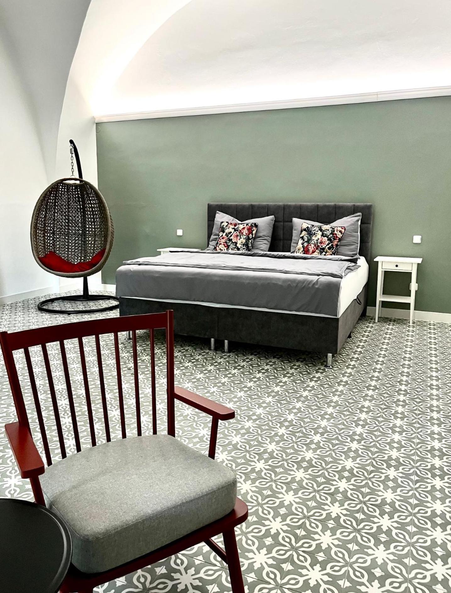 Palac Daun - Studio Apartment Znojmo